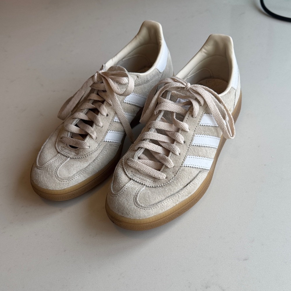 Adidas Women's Beige and White Sneakers - Picture 4 of 5